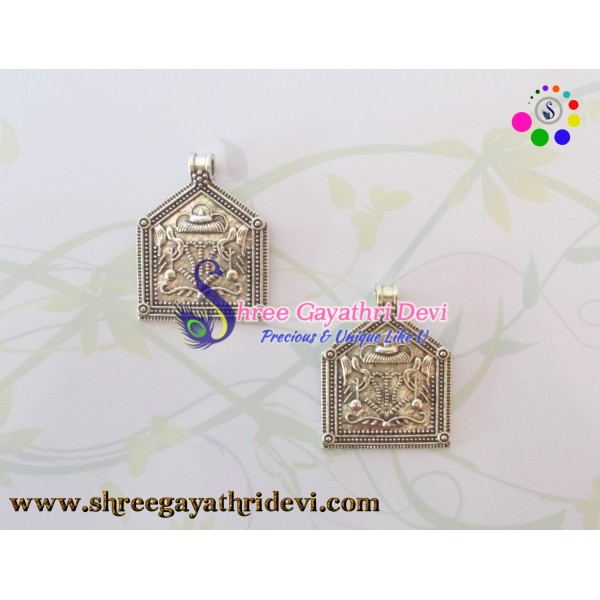 ANTIQUE GOLD PENDANT - 70*45 MM - SGAP68