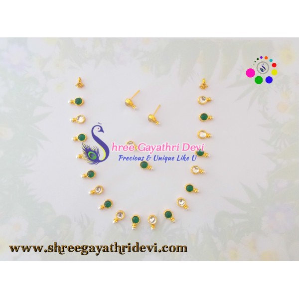 IMITATION KUNDAN JEWELLERY SET - WHITE+GREEN - ROUND - SGIK09