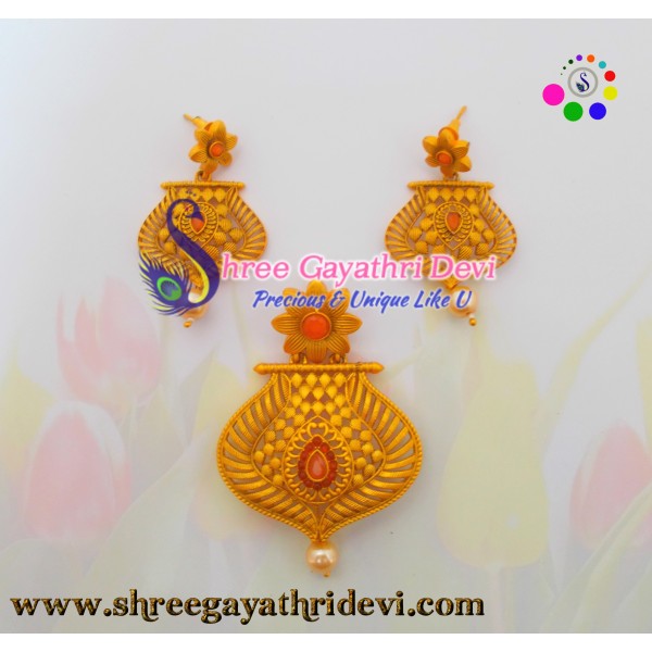 MATT FINISHED PENDANT+STUDS - ORANGE- SGMT153
