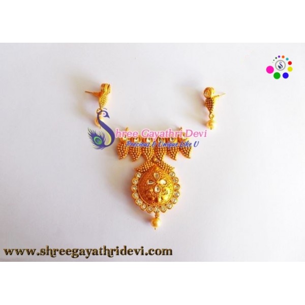 MATT FINISHED PENDANT+STUDS - WHITE- SGMT22