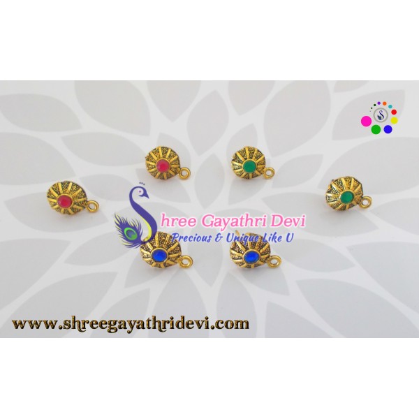 VICTORIA STUDS - ANTIQUE GOLD - 15MM